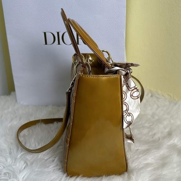 💯Authentic Lady Dior Small Handbag🍀 - Picture 10 of 17
